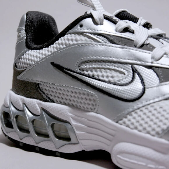 Nike Womens Size 7.5 Zoom Air Fire Shoes Photon Dust Metallic Silver DR7852 001 - Picture 6 of 14